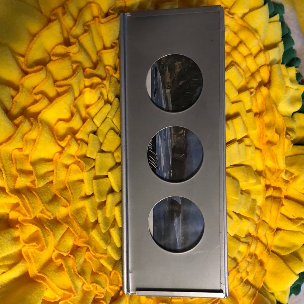 Silver 2-Piece Frame. - Picture 1 of 7